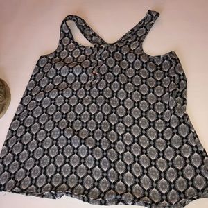 black and white razor back tank sz LG
